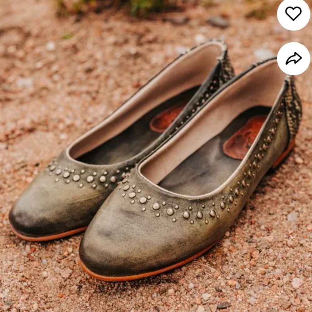Freebird Blossom Studded Olive Multi Flats Size 6 New